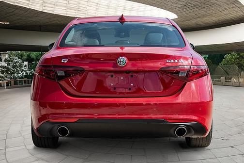 2021 Alfa Romeo Giulia Base