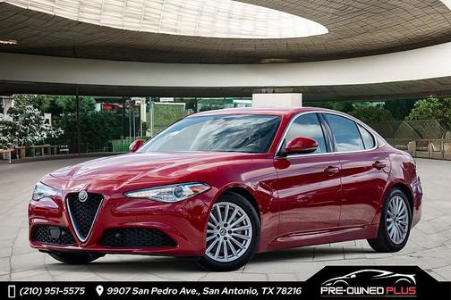 2021 Alfa Romeo Giulia Base