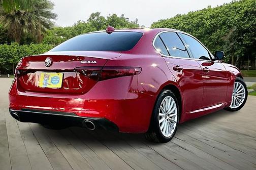 2021 Alfa Romeo Giulia Base