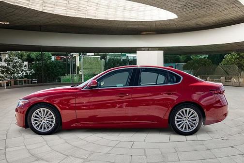 2021 Alfa Romeo Giulia Base