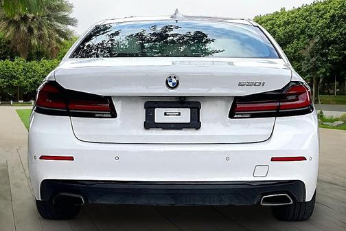 WHIE 2023 BMW 530 i