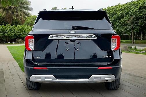 Agate Black Metallic 2021 Ford Explorer XLT