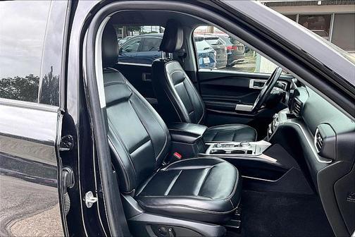Agate Black Metallic 2021 Ford Explorer XLT