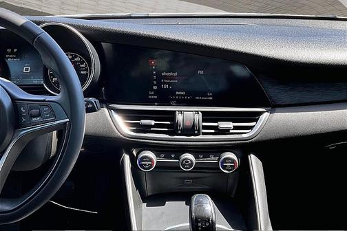 2019 Alfa Romeo Giulia Base