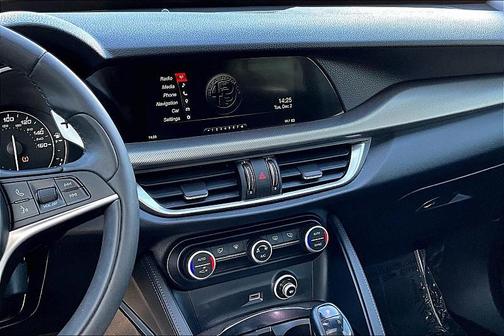 2018 Alfa Romeo Stelvio Sport