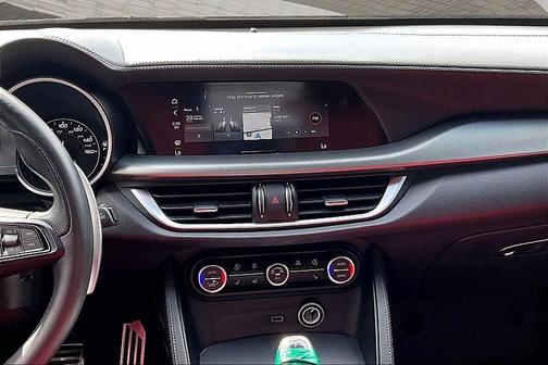 Alfa White 2022 Alfa Romeo Stelvio Ti