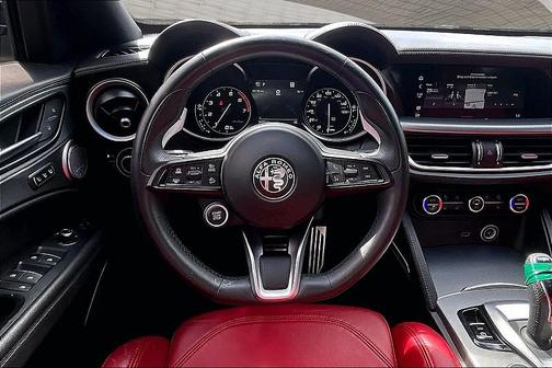 Alfa White 2022 Alfa Romeo Stelvio Ti