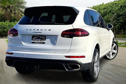 2018 Porsche Cayenne Platinum Edition