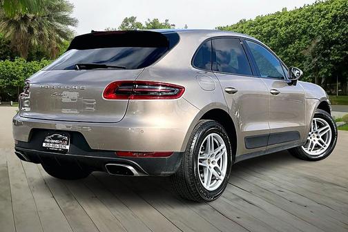 2017 Porsche Macan 