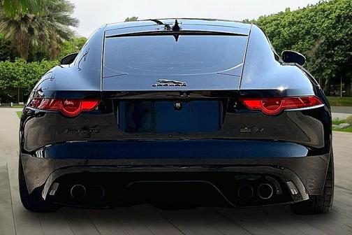 2017 Jaguar F-TYPE R