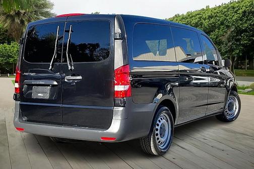 2019 Mercedes-Benz Metris Base