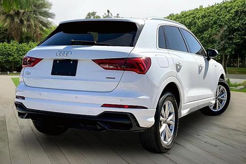 2022 Audi Q3 45 S line Premium