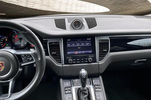 2017 Porsche Macan S