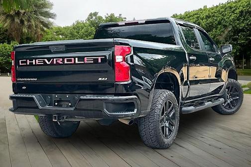 BLACK 2023 Chevrolet Silverado 1500 Custom