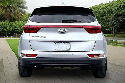 Sparkling Silver 2018 Kia Sportage LX