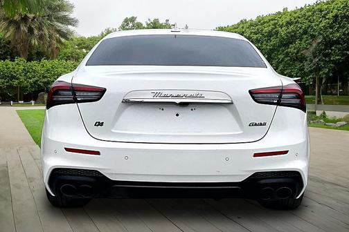 2022 Maserati Ghibli Modena Q4