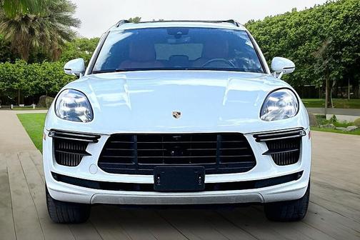 WHITE 2021 Porsche Macan Macan Turbo