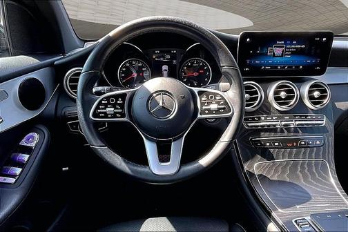 BLACK 2022 Mercedes-Benz GLC 300 4MATIC