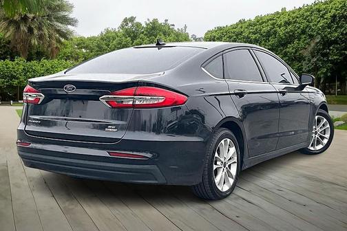 2020 Ford Fusion Hybrid SE
