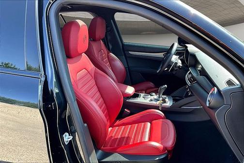 Vulcano Black Metallic 2024 Alfa Romeo Stelvio Veloce AWD