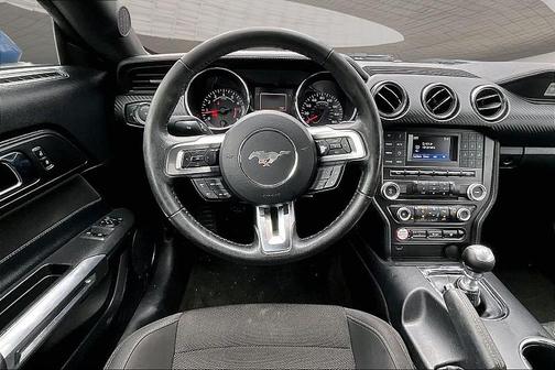 2017 Ford Mustang V6