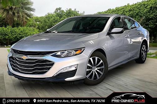Silver Ice Metallic 2022 Chevrolet Malibu FWD LT