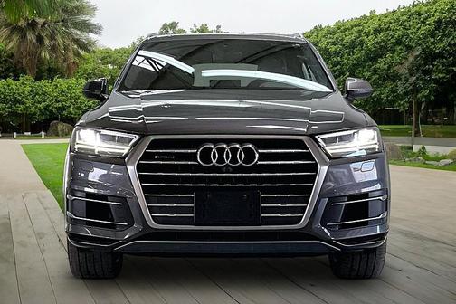 GRAY 2018 Audi Q7 3.0T Premium Plus