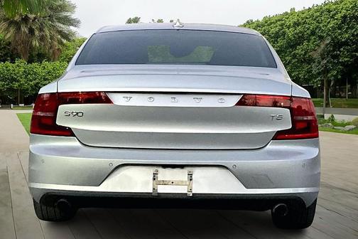 2018 Volvo S90 T5 Momentum