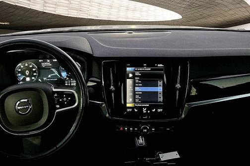 2018 Volvo S90 T5 Momentum