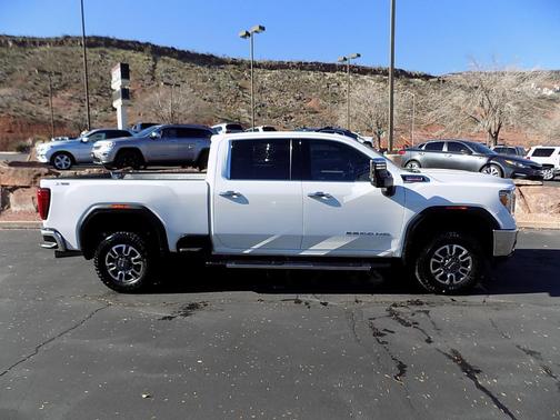 2022 GMC Sierra 2500 SLT