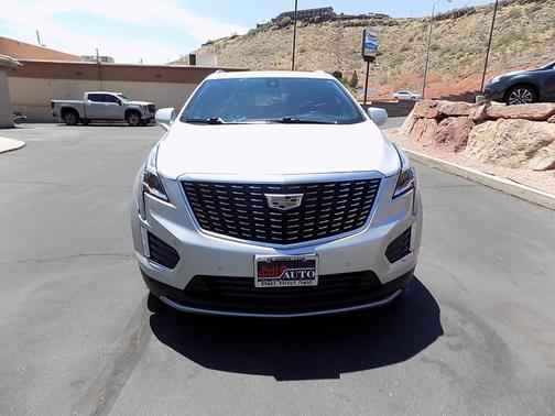 Radiant Silver Metallic 2020 Cadillac XT5 Premium Luxury