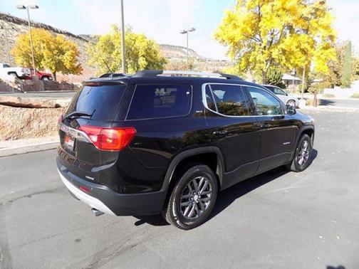 2017 GMC Acadia SLT-1