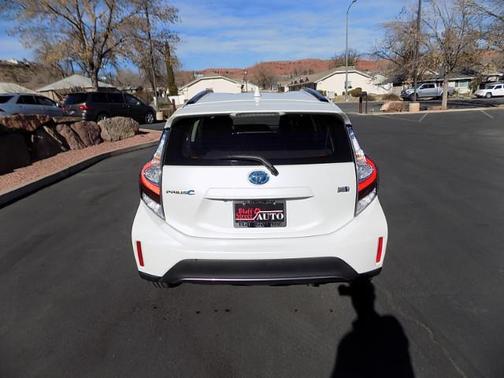 2019 Toyota Prius c L