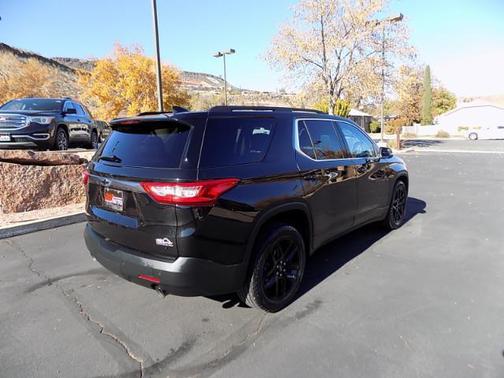2021 Chevrolet Traverse LT Leather