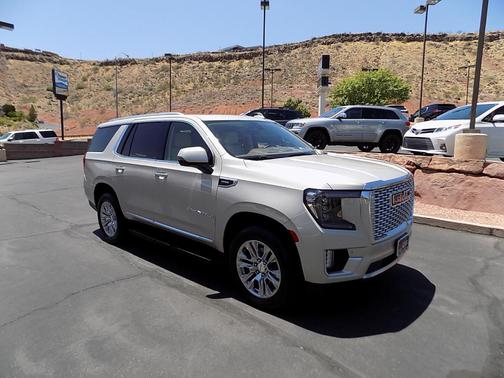 Pearl Beige Metallic 2021 GMC Yukon Denali