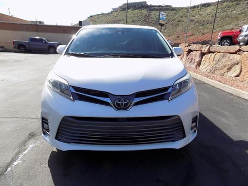 2019 Toyota Sienna Limited