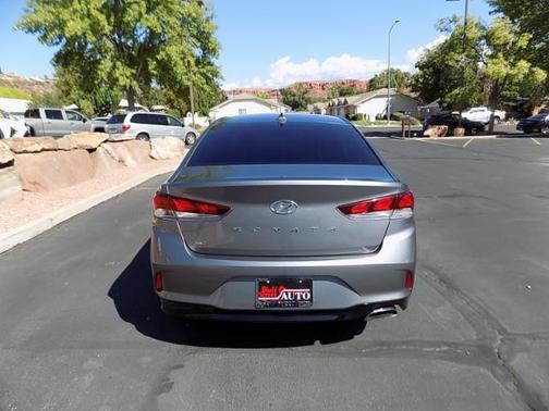2018 Hyundai SONATA SE