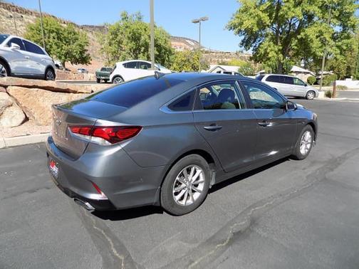 2018 Hyundai SONATA SE