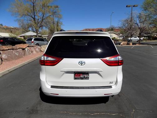 2016 Toyota Sienna XLE Premium