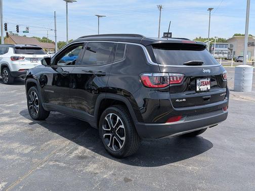 Diamond Black Crystal Pearlcoat 2023 Jeep Compass Limited