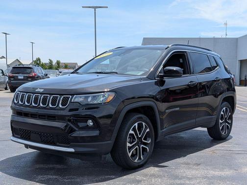 Diamond Black Crystal Pearlcoat 2023 Jeep Compass Limited