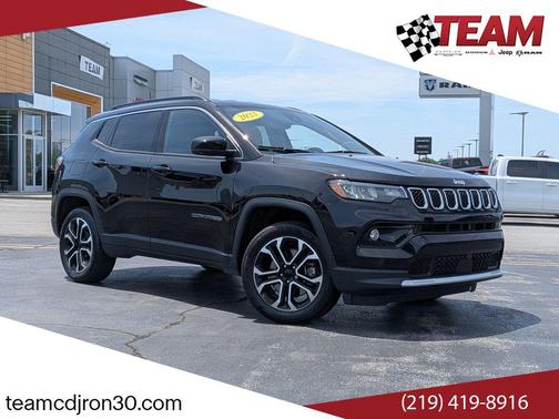 Diamond Black Crystal Pearlcoat 2023 Jeep Compass Limited