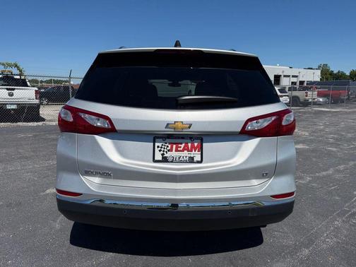 Silver Ice Metallic 2021 Chevrolet Equinox 1LT