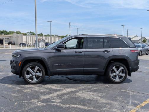 Baltic Gray Metallic Clearcoat 2022 Jeep Grand Cherokee Limited
