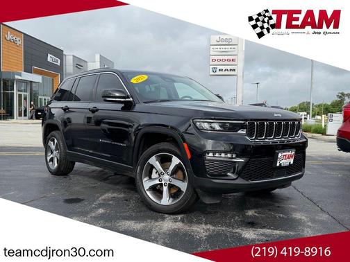Diamond Black Crystal Pearlcoat 2023 Jeep Grand Cherokee Limited
