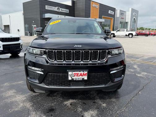 Diamond Black Crystal Pearlcoat 2023 Jeep Grand Cherokee Limited