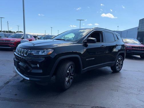 Diamond Black Crystal Pearlcoat 2022 Jeep Compass Limited