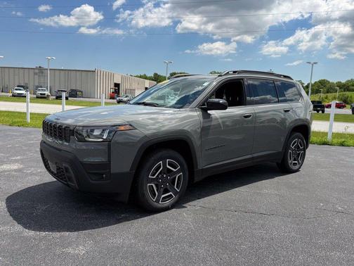 Sting-Gray Clearcoat 2026 Jeep Cherokee Laredo 4x4