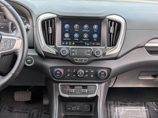 Summit White 2024 GMC Terrain SLT
