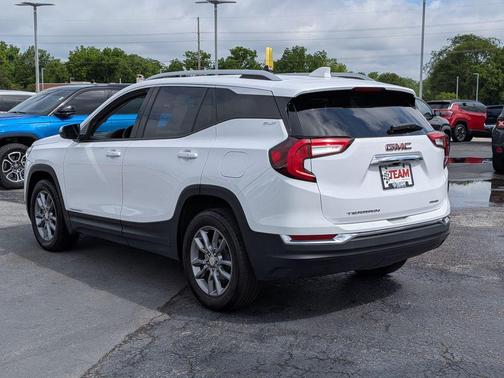 Summit White 2024 GMC Terrain SLT